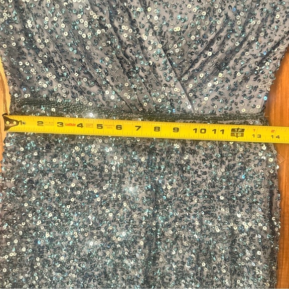 NWT Mac Duggal Blue Puff Shoulder Sequined Surplice Gown French Blue Sz 4 - Picture 16 of 16